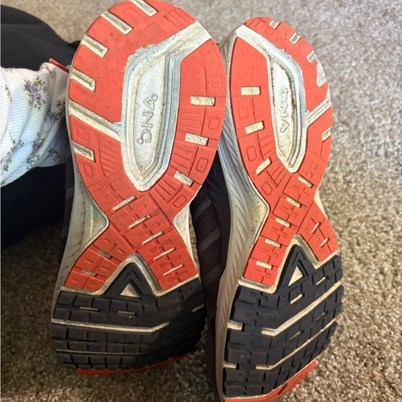 Brooks 🤩 Men's Shoes - Navy and Orange - Picture 4 of 5